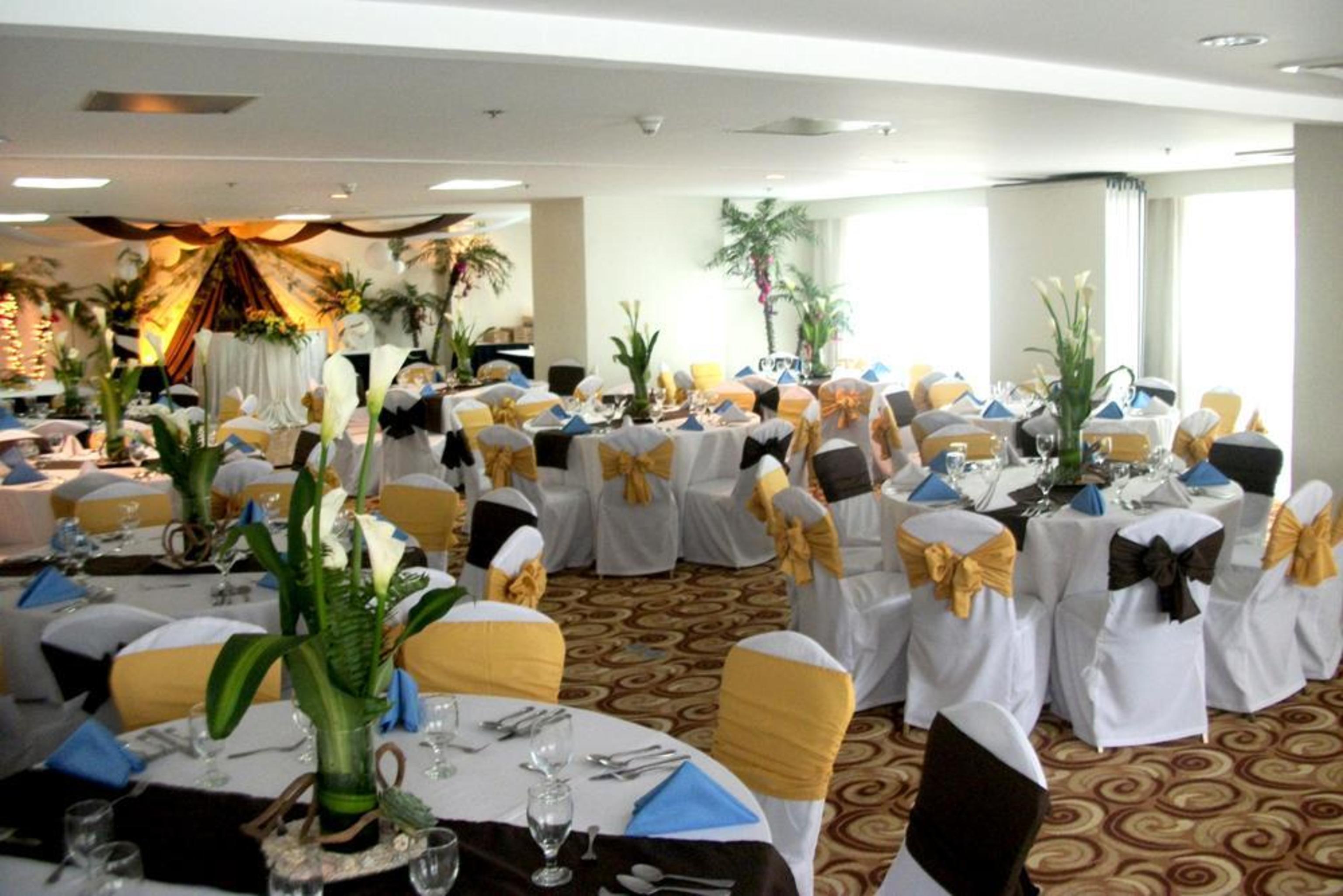 Oxford Suites Makati Makati City Exterior photo