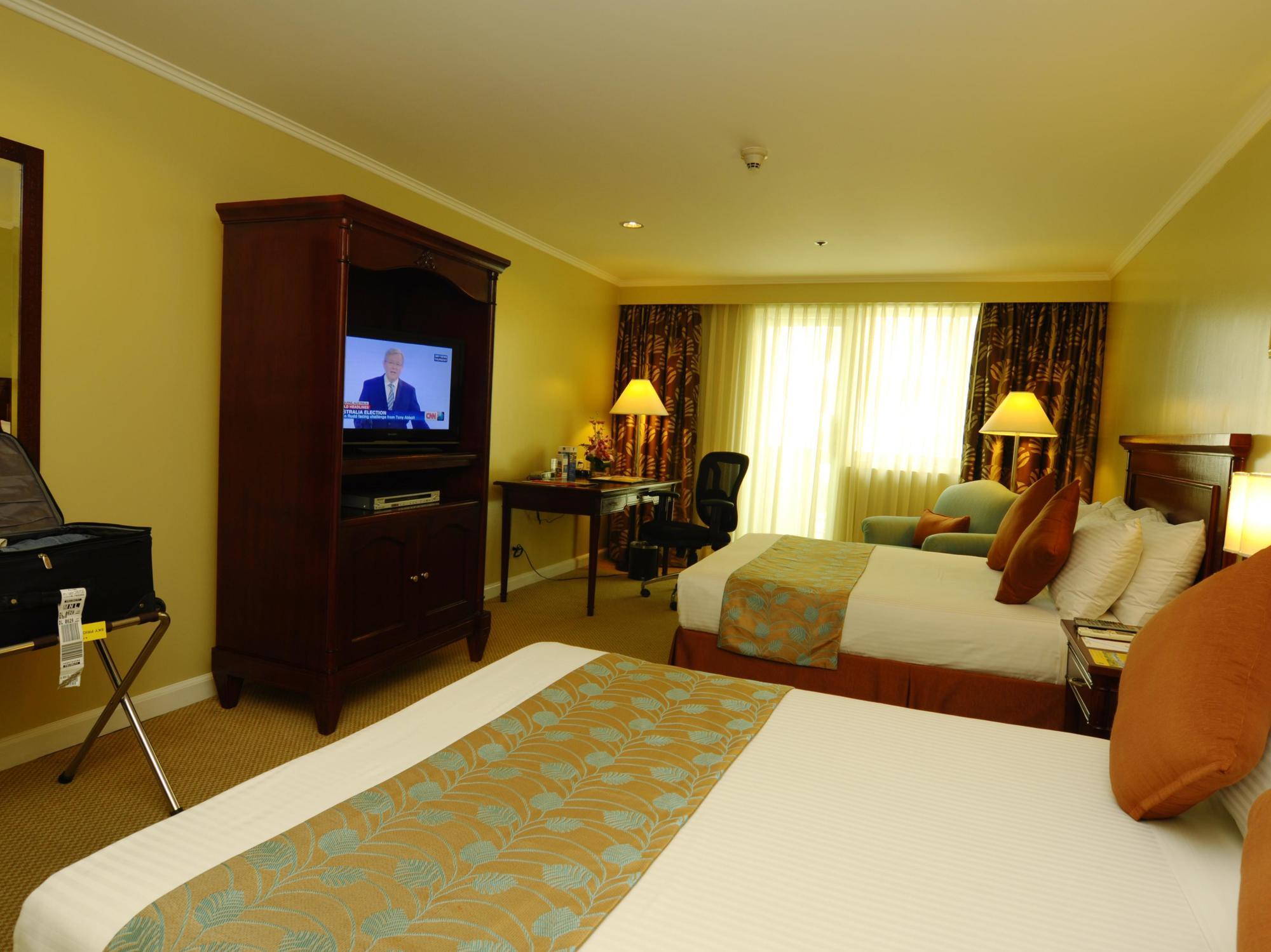 Oxford Suites Makati Makati City Exterior photo