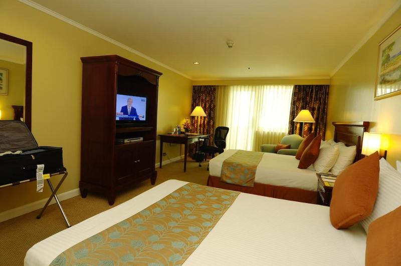 Oxford Suites Makati Makati City Exterior photo